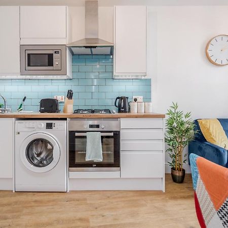 Modern Cosy London Flat By Damask Homes Ilford Esterno foto