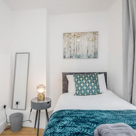 Modern Cosy London Flat By Damask Homes Ilford Esterno foto