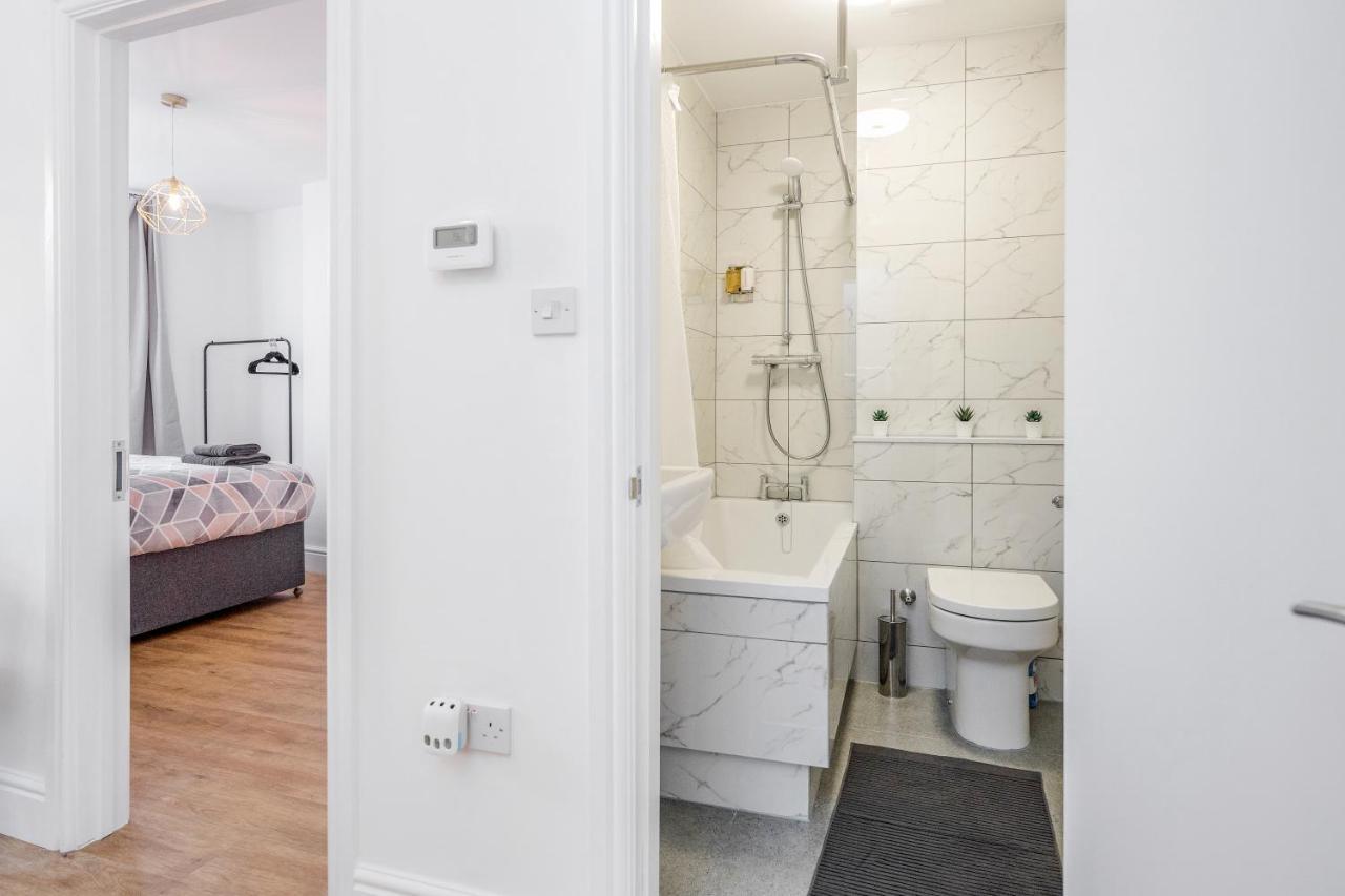 Modern Cosy London Flat By Damask Homes Ilford Esterno foto