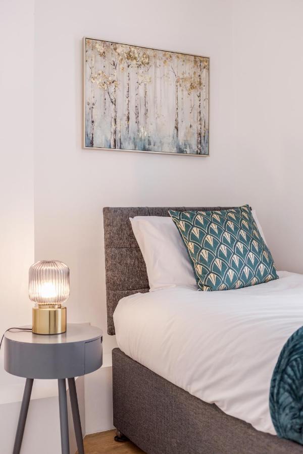 Modern Cosy London Flat By Damask Homes Ilford Esterno foto