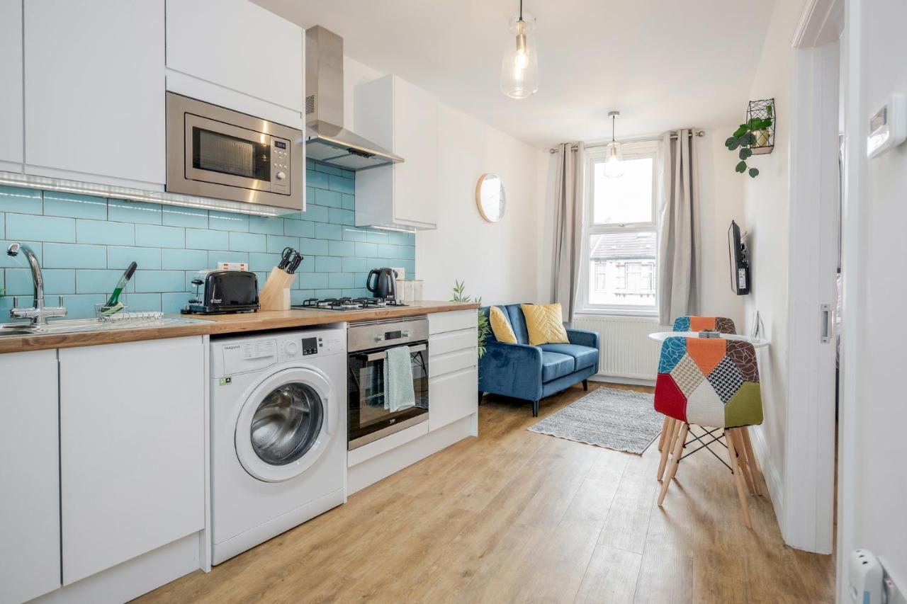 Modern Cosy London Flat By Damask Homes Ilford Esterno foto