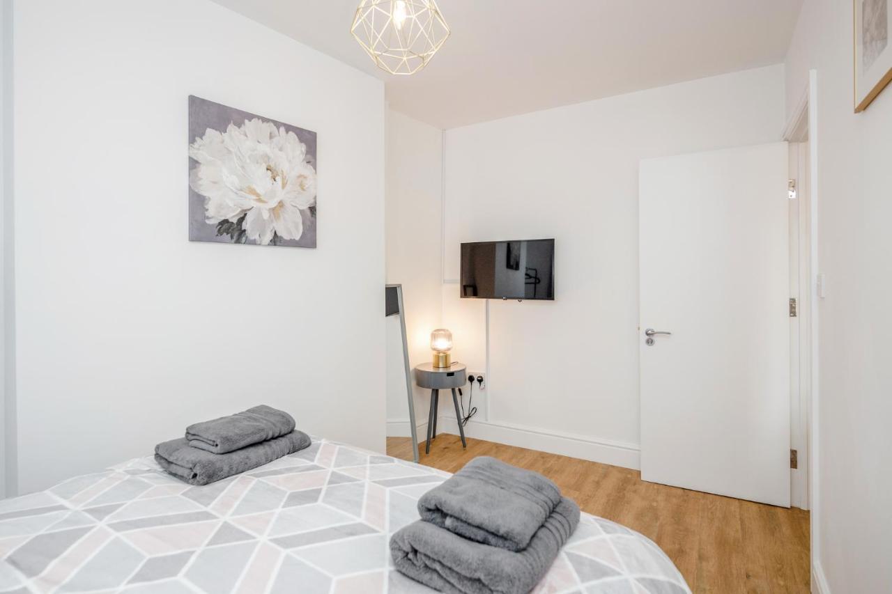 Modern Cosy London Flat By Damask Homes Ilford Esterno foto